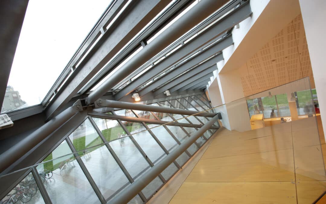 Biblioteca Jaime Fuster en Plaza Lesseps, Barcelona