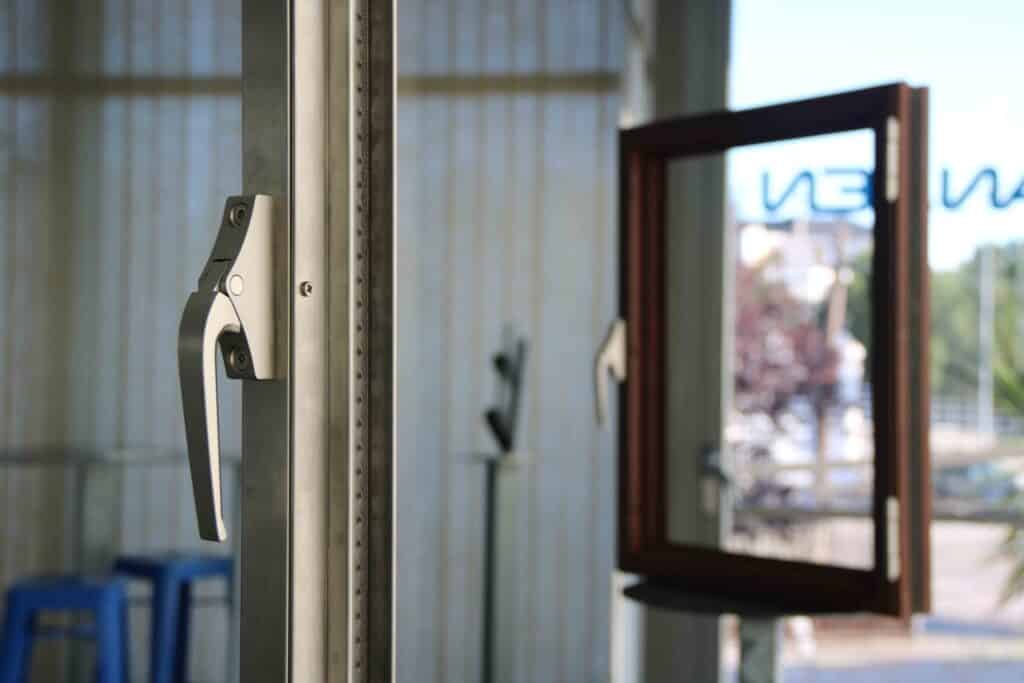 Consejos para un buen mantenimiento de las ventanas de acero.